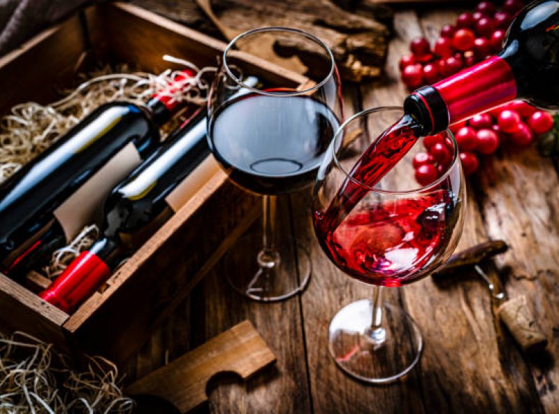 Which wine to offer to a connoisseur ?
